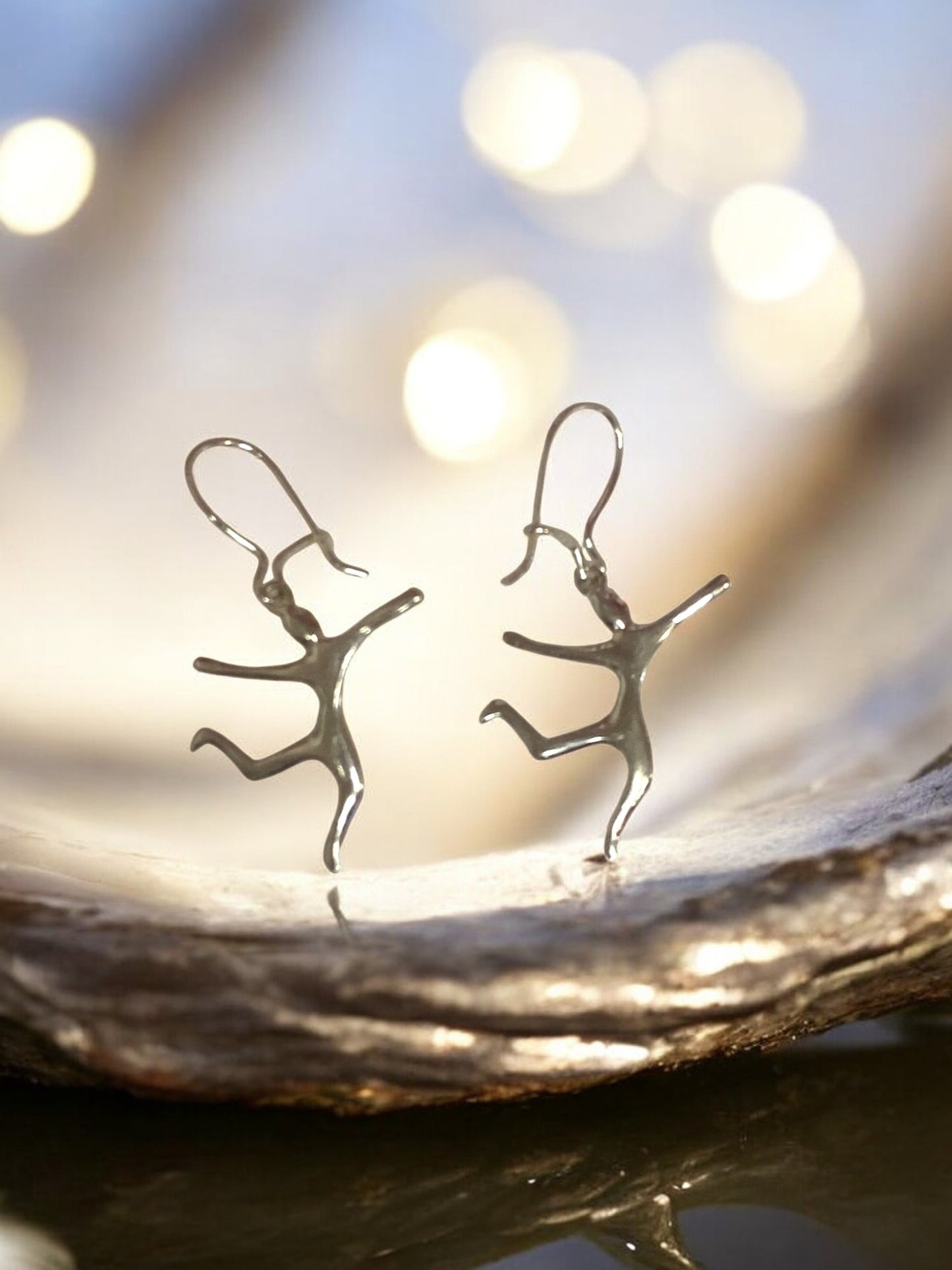 "Tanssijat" korvakorut