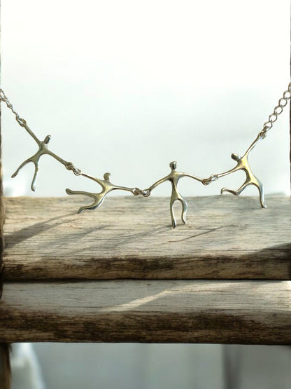 "Tanssijat" kaulakoru